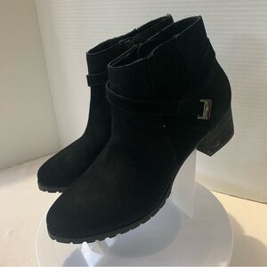 Crown Vintage Boots 🆕 Suede Booties Treaded Zipper Black Stacked Heel 2” Size 9
